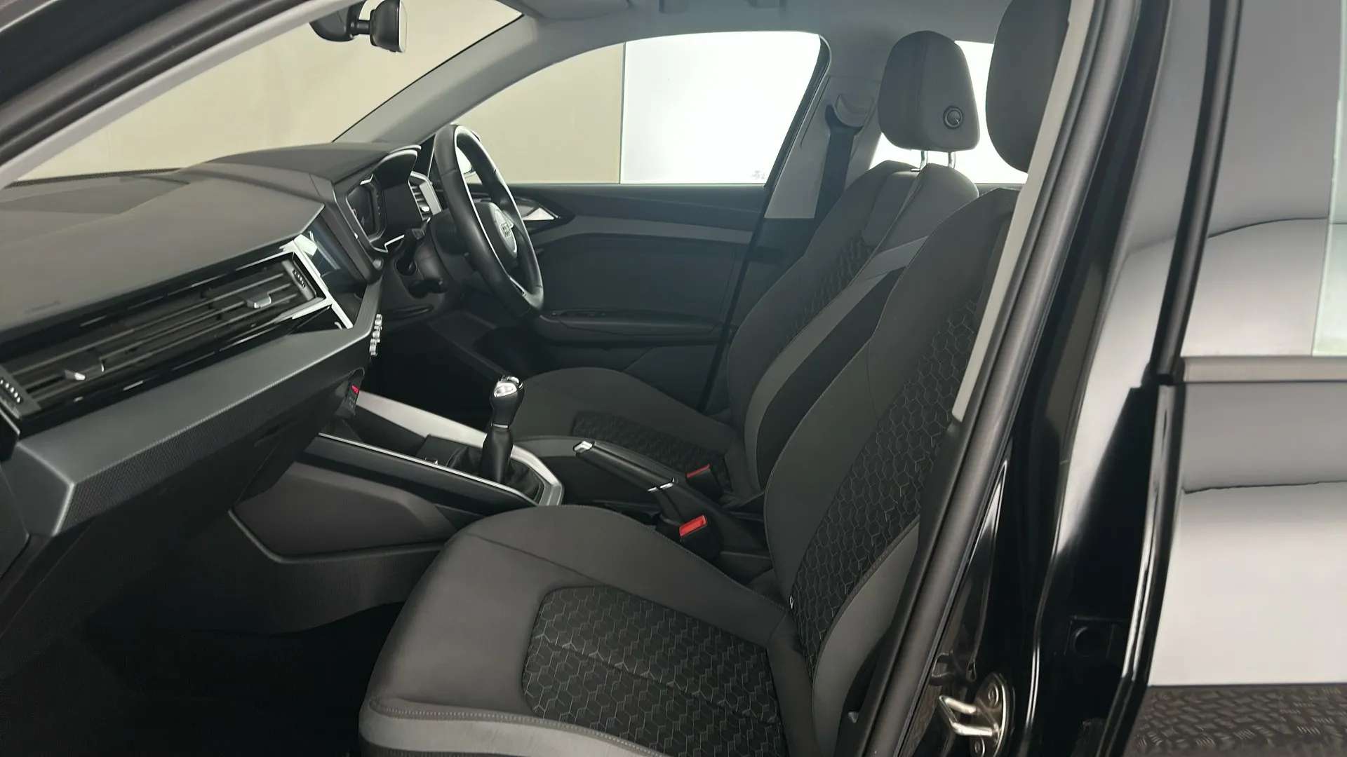 2021 AUDI A1 2021 AUDI A1