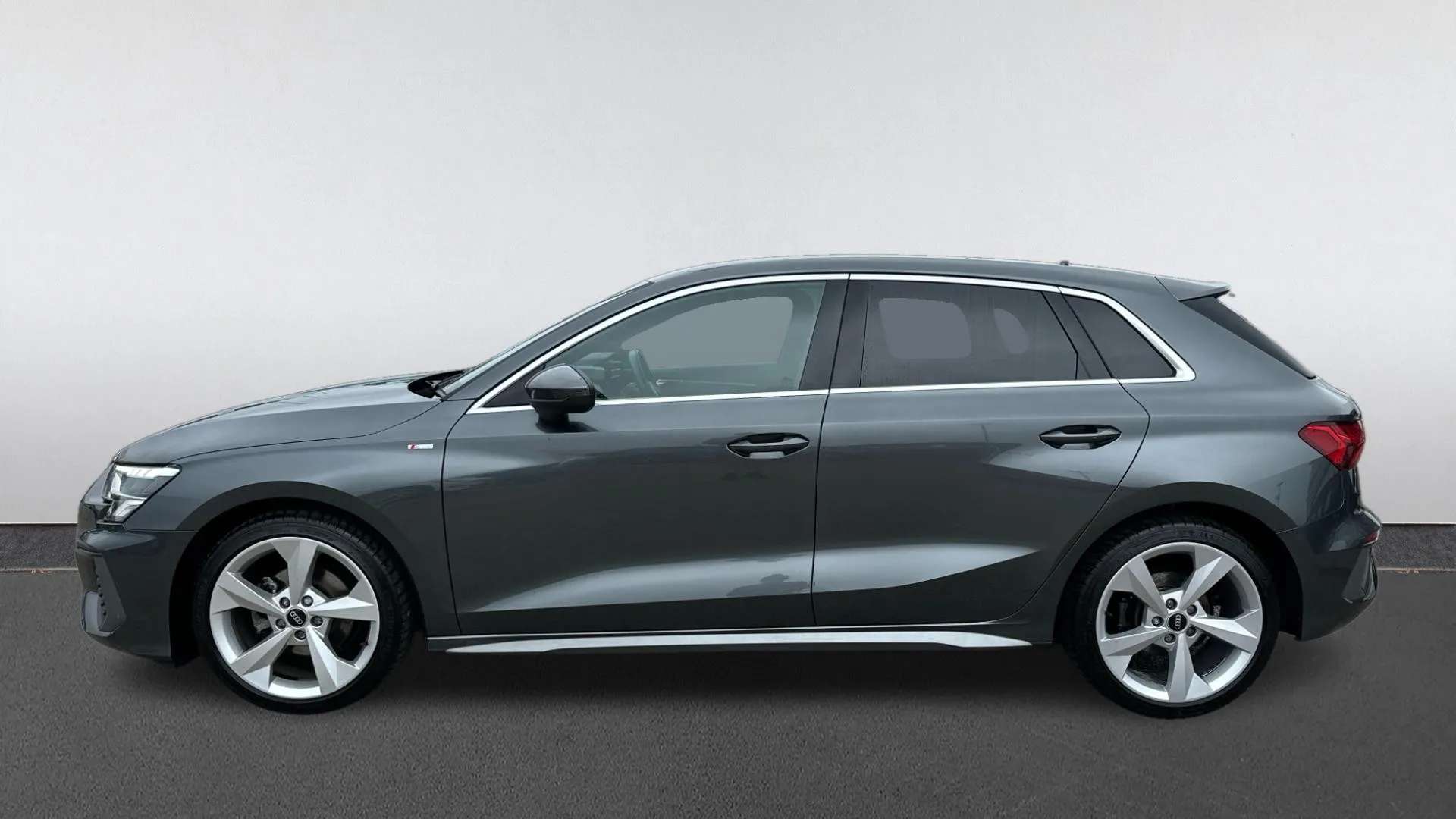 A 2022 AUDI A3 35 TFSI S Line A 2022 AUDI A3 35 TFSI S Line