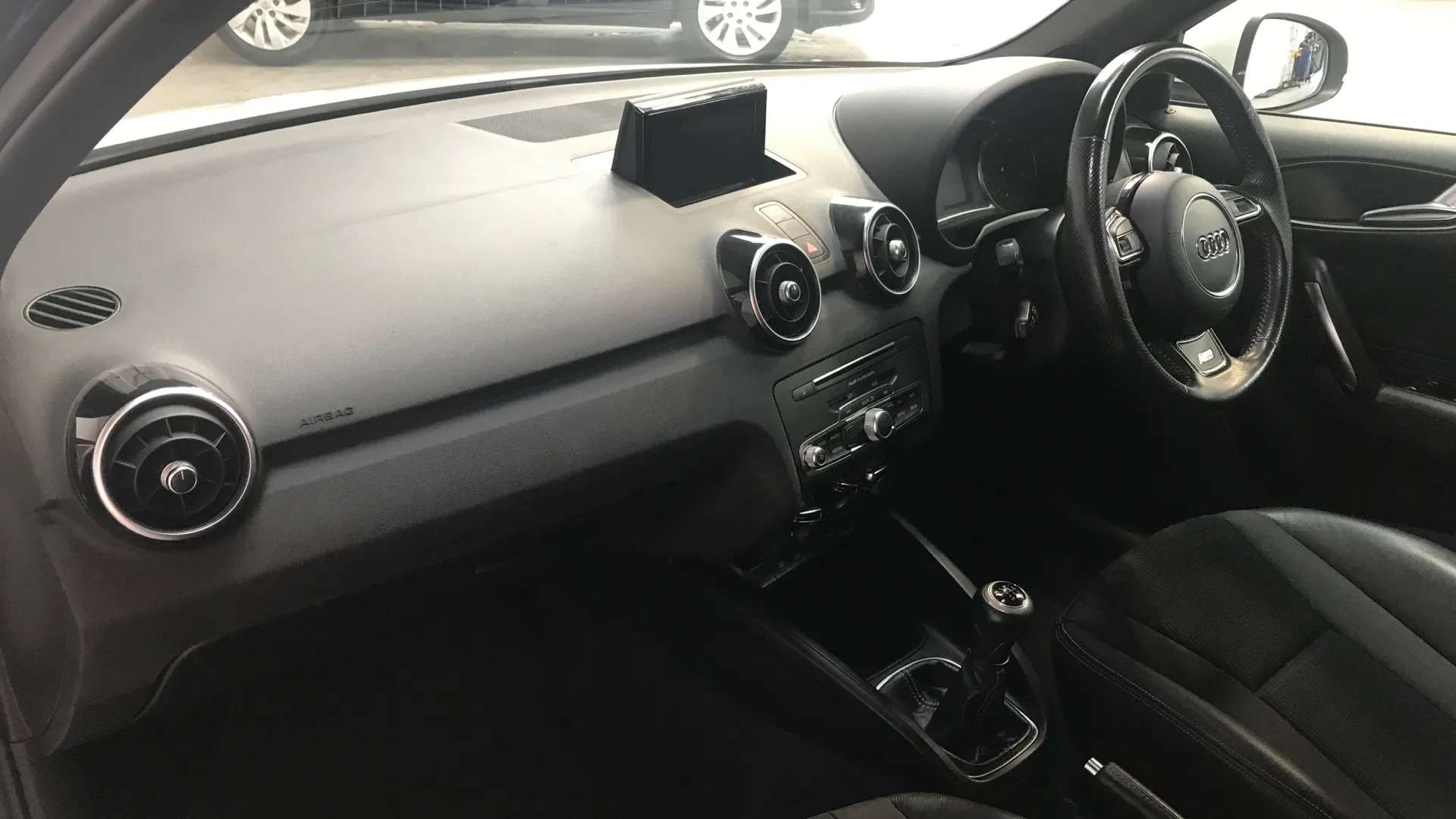 2017 AUDI A1 2017 AUDI A1