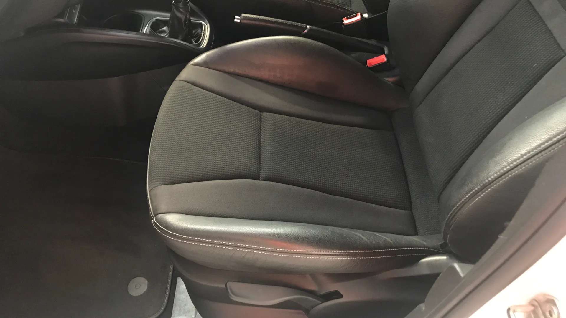 2017 AUDI A1 2017 AUDI A1