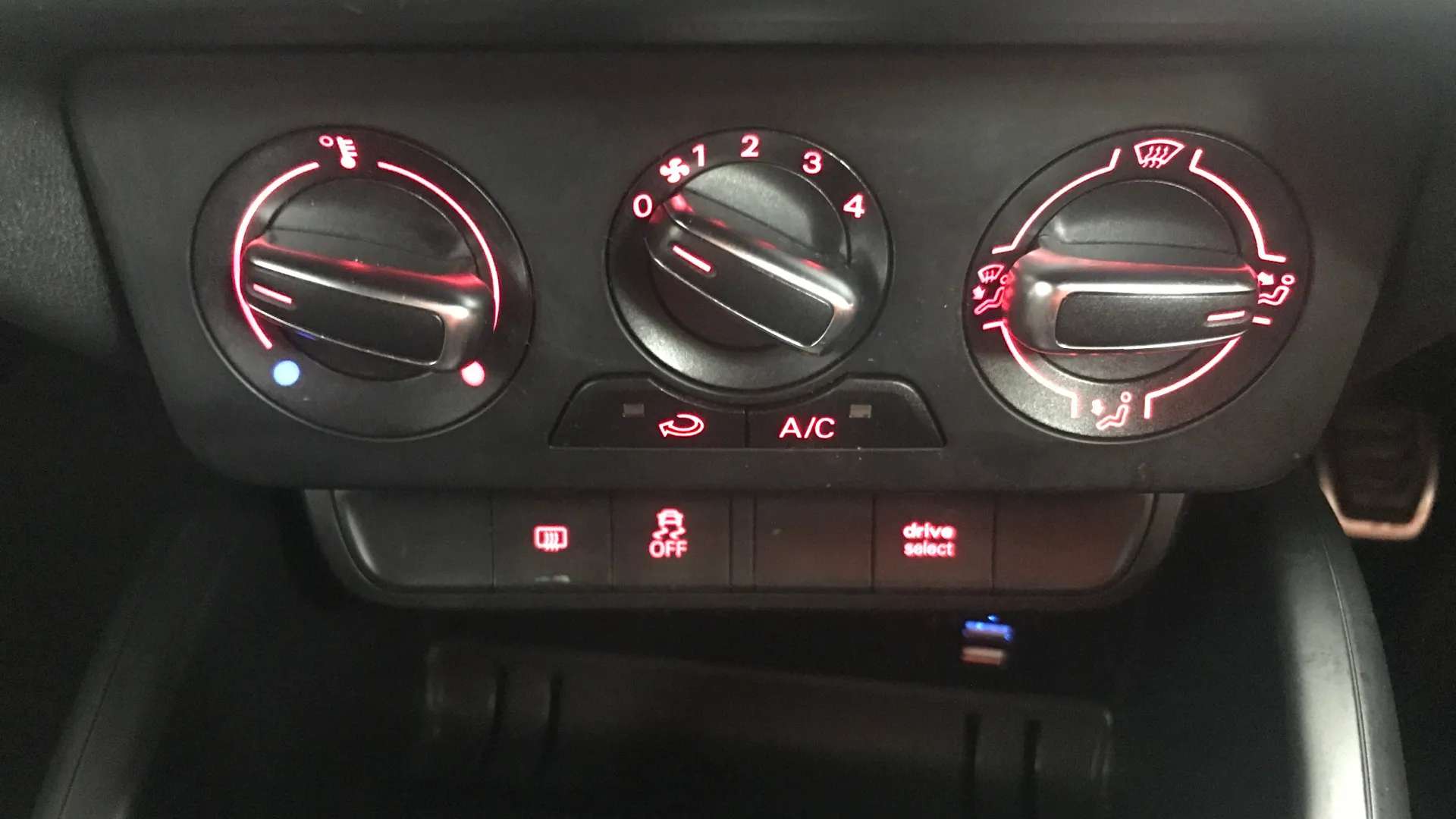 2017 AUDI A1 2017 AUDI A1