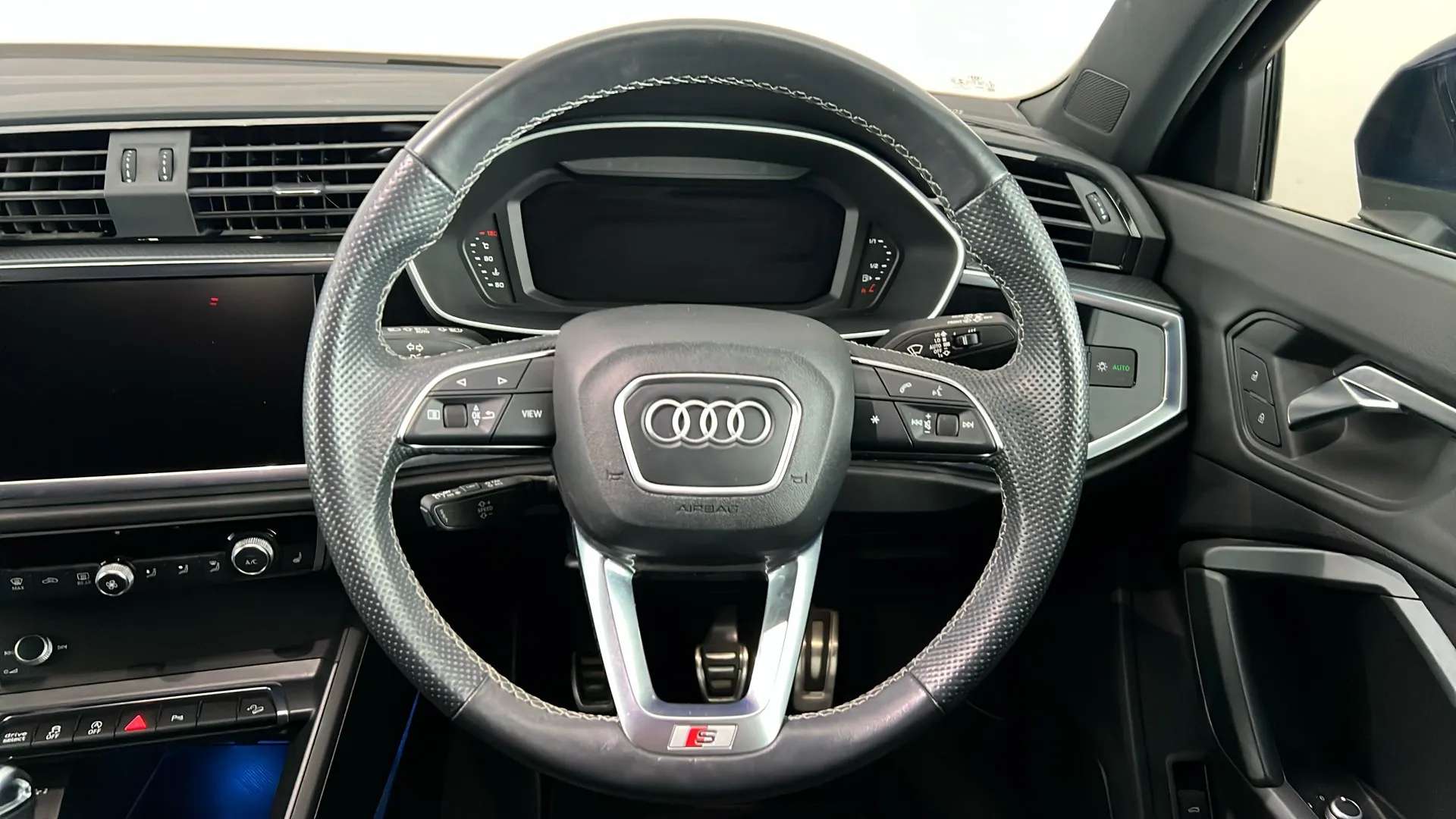 2021 AUDI Q3 2021 AUDI Q3