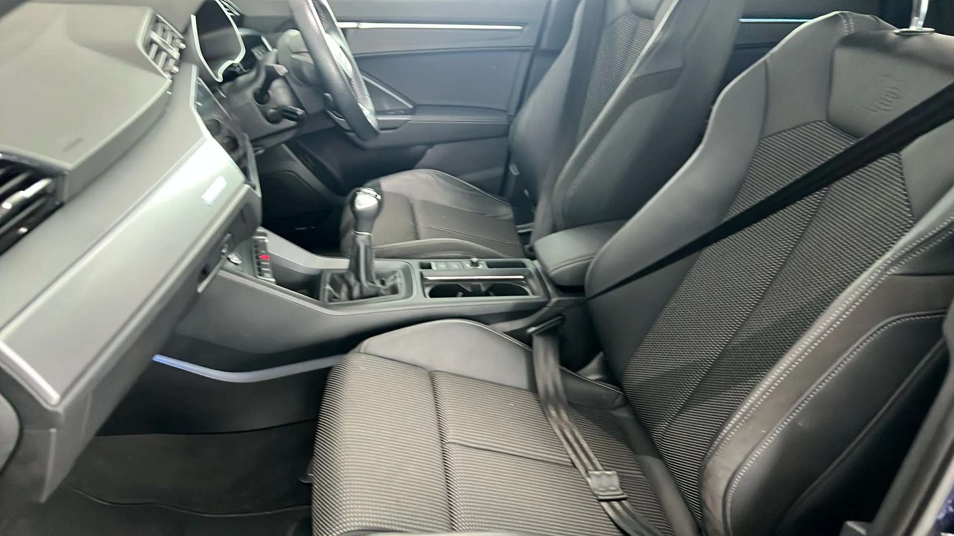 2021 AUDI Q3 2021 AUDI Q3