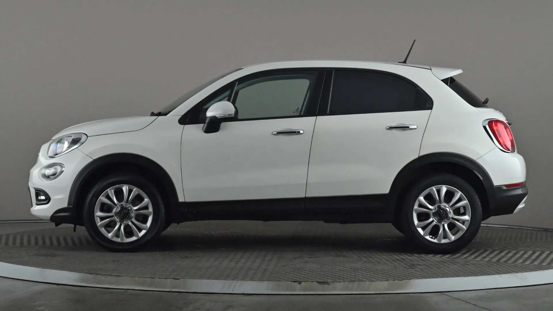 A 2016 FIAT 500X 1.4 Multiair Pop Star A 2016 FIAT 500X 1.4 Multiair Pop Star