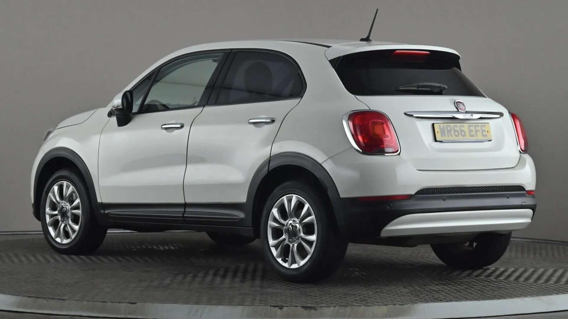 A 2016 FIAT 500X 1.4 Multiair Pop Star A 2016 FIAT 500X 1.4 Multiair Pop Star
