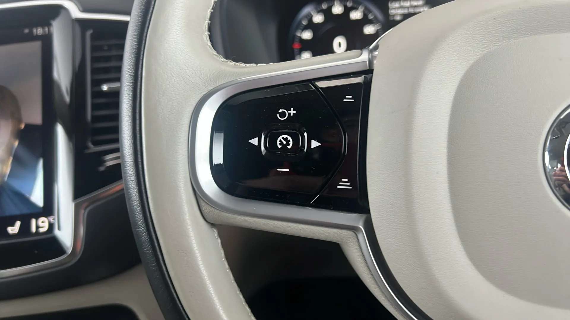 2020 VOLVO XC90 2020 VOLVO XC90