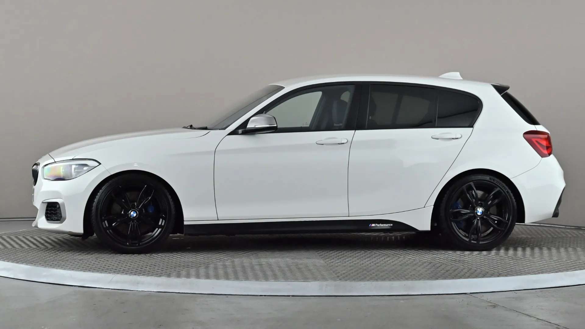 A 2019 BMW 1 SERIES M140i Shadow Edition Step Auto A 2019 BMW 1 SERIES M140i Shadow Edition Step Auto