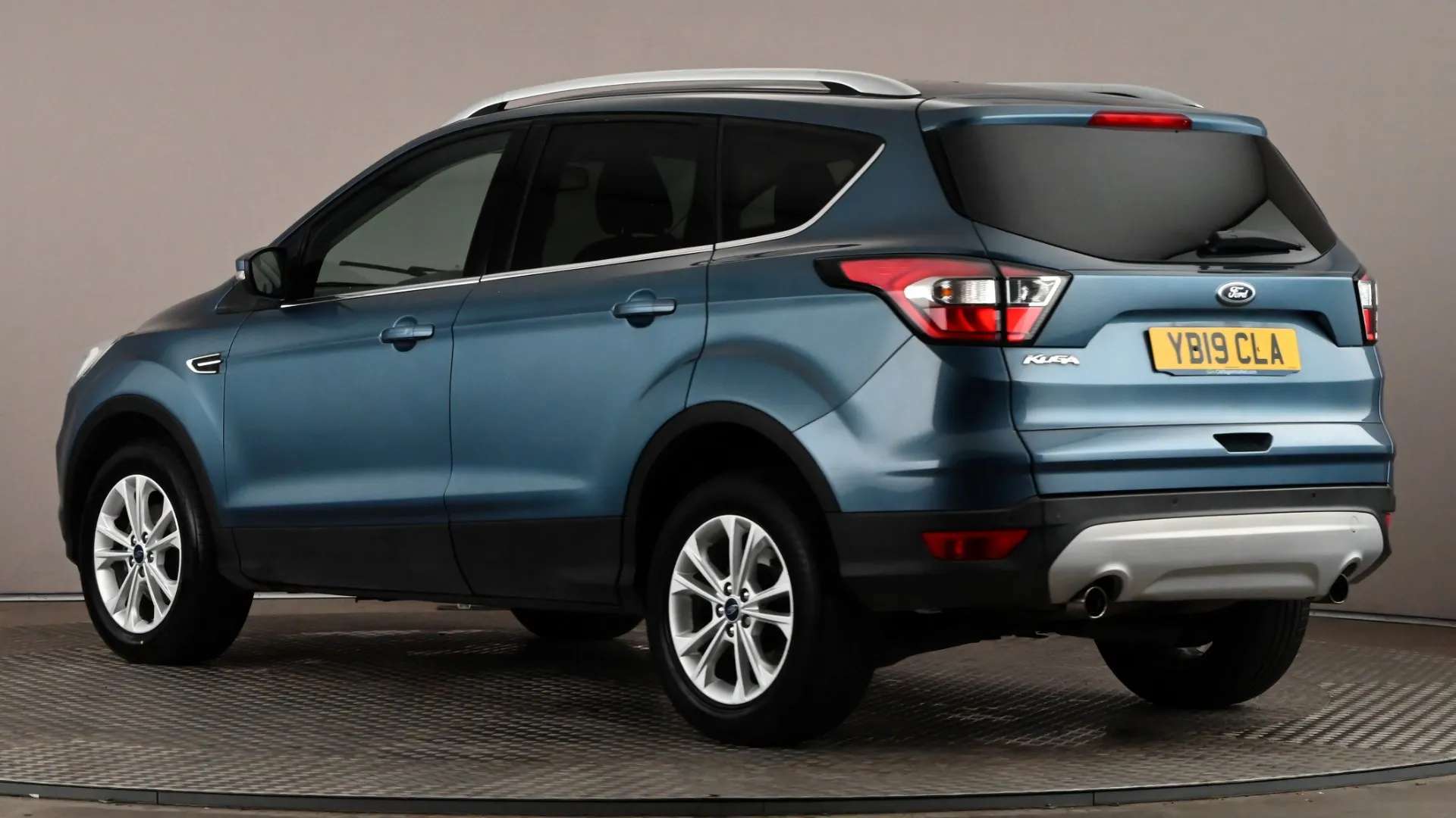 A 2019 FORD KUGA 1.5 TDCi Titanium 2WD A 2019 FORD KUGA 1.5 TDCi Titanium 2WD