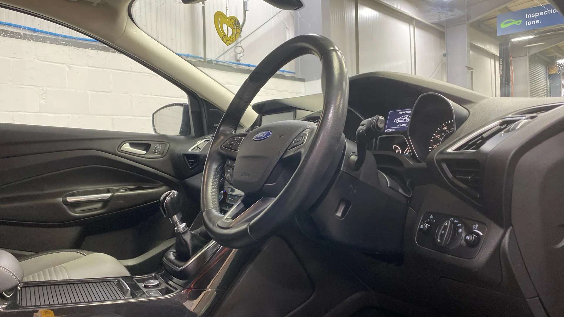 A 2017 FORD KUGA 1.5 TDCi Titanium 2WD A 2017 FORD KUGA 1.5 TDCi Titanium 2WD