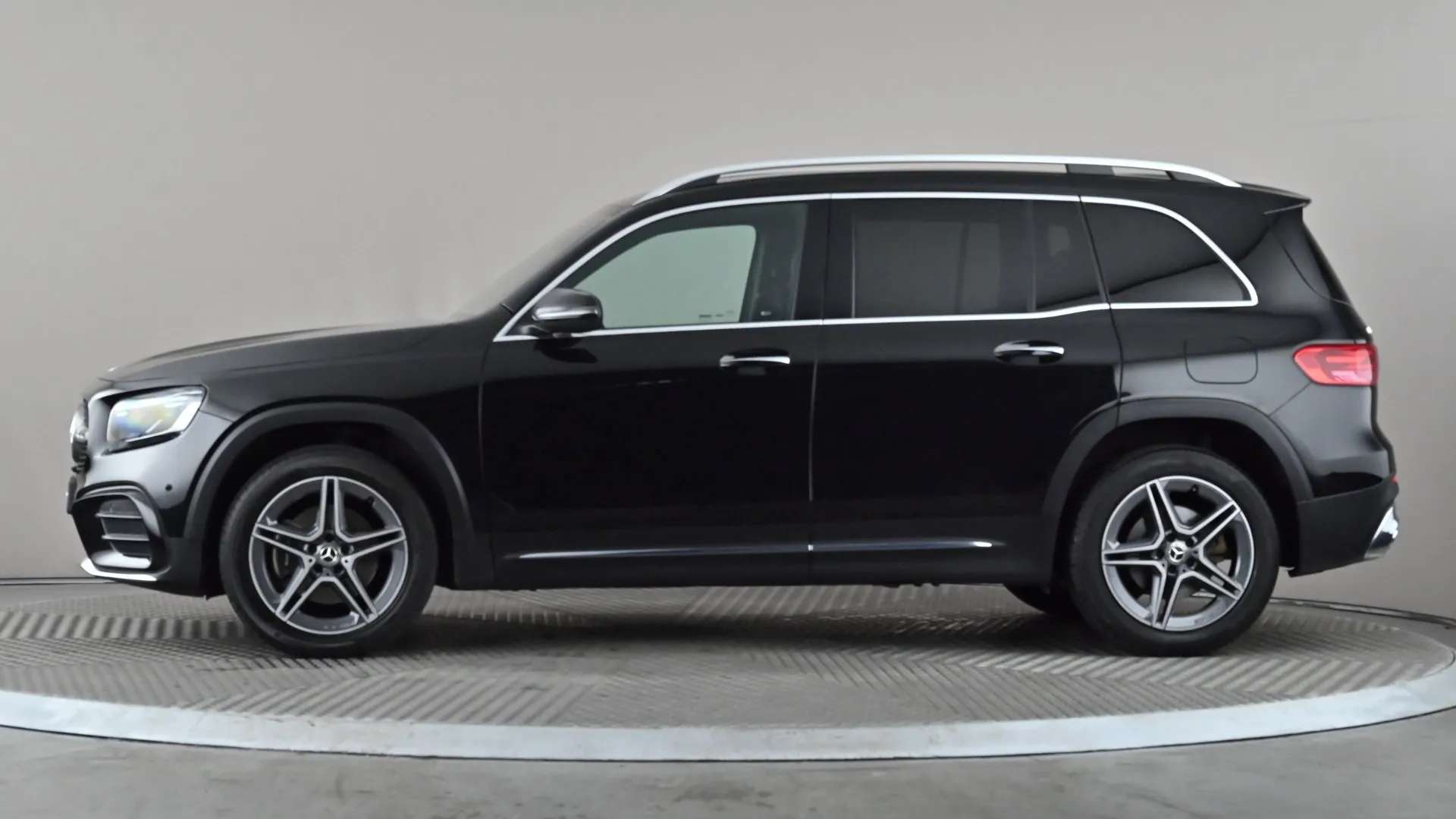 A 2024 MERCEDES-BENZ GLB GLB 200 AMG Line Executive 7G-Tronic A 2024 MERCEDES-BENZ GLB GLB 200 AMG Line Executive 7G-Tronic