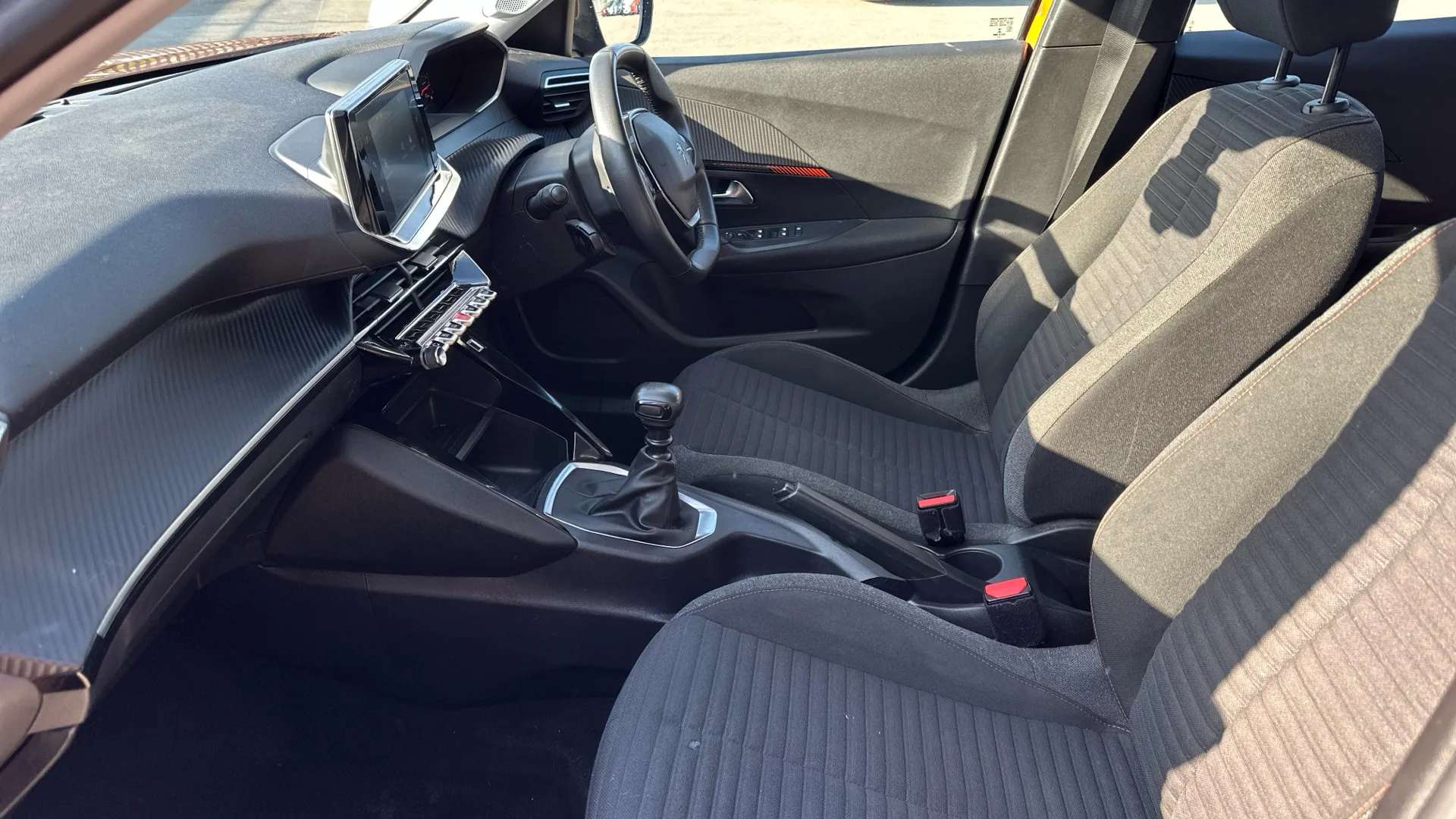 2021 PEUGEOT 2008 2021 PEUGEOT 2008