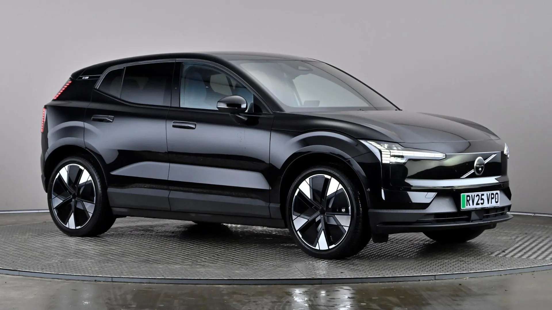 A 2025 VOLVO EX30 200kW SM Extended Range Ultra 69kWh Auto A 2025 VOLVO EX30 200kW SM Extended Range Ultra 69kWh Auto