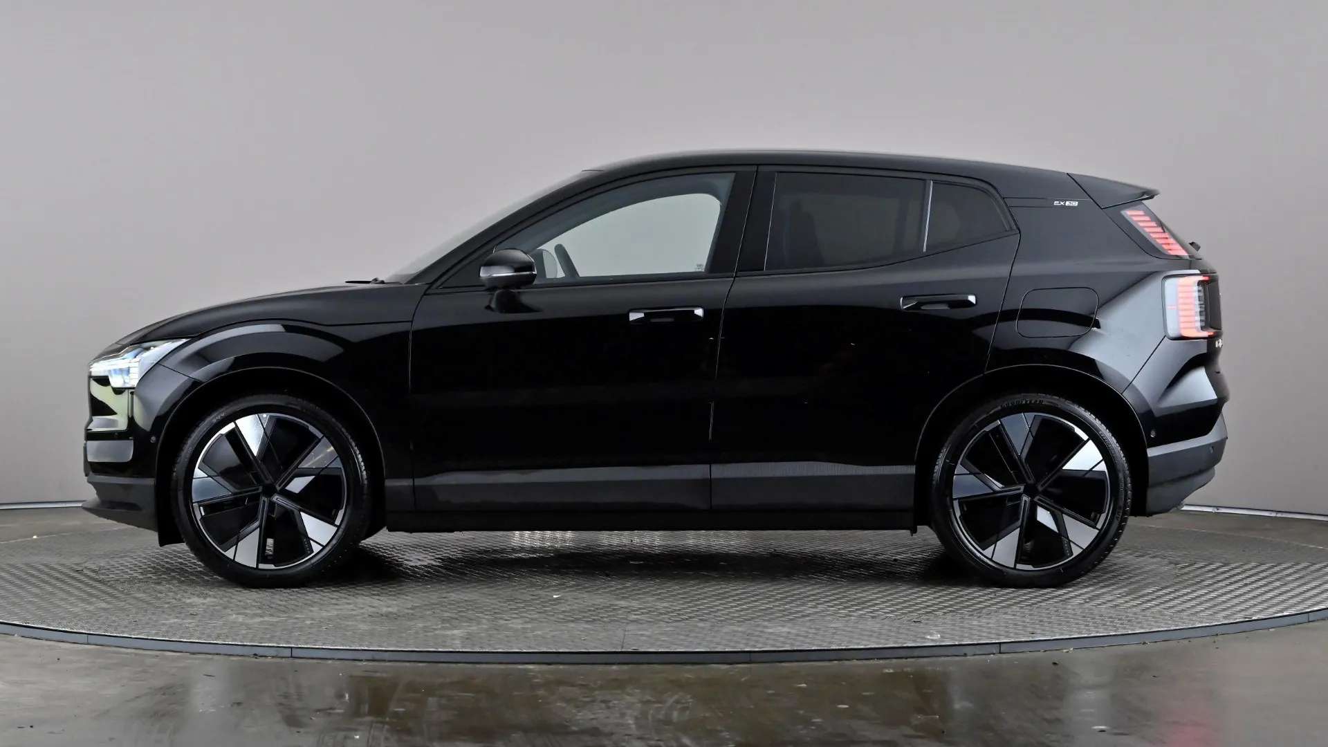 A 2025 VOLVO EX30 200kW SM Extended Range Ultra 69kWh Auto A 2025 VOLVO EX30 200kW SM Extended Range Ultra 69kWh Auto