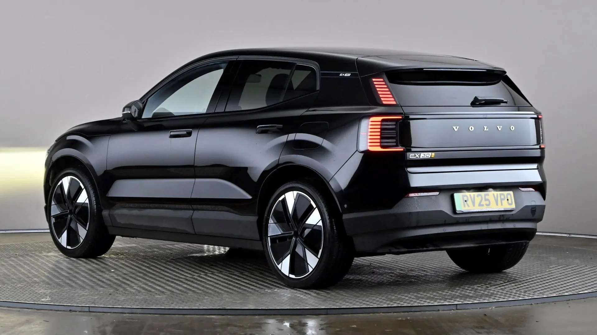 A 2025 VOLVO EX30 200kW SM Extended Range Ultra 69kWh Auto A 2025 VOLVO EX30 200kW SM Extended Range Ultra 69kWh Auto