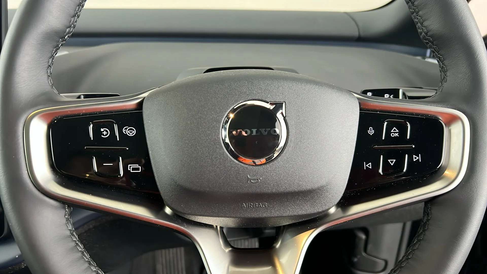 2025 VOLVO EX30 2025 VOLVO EX30