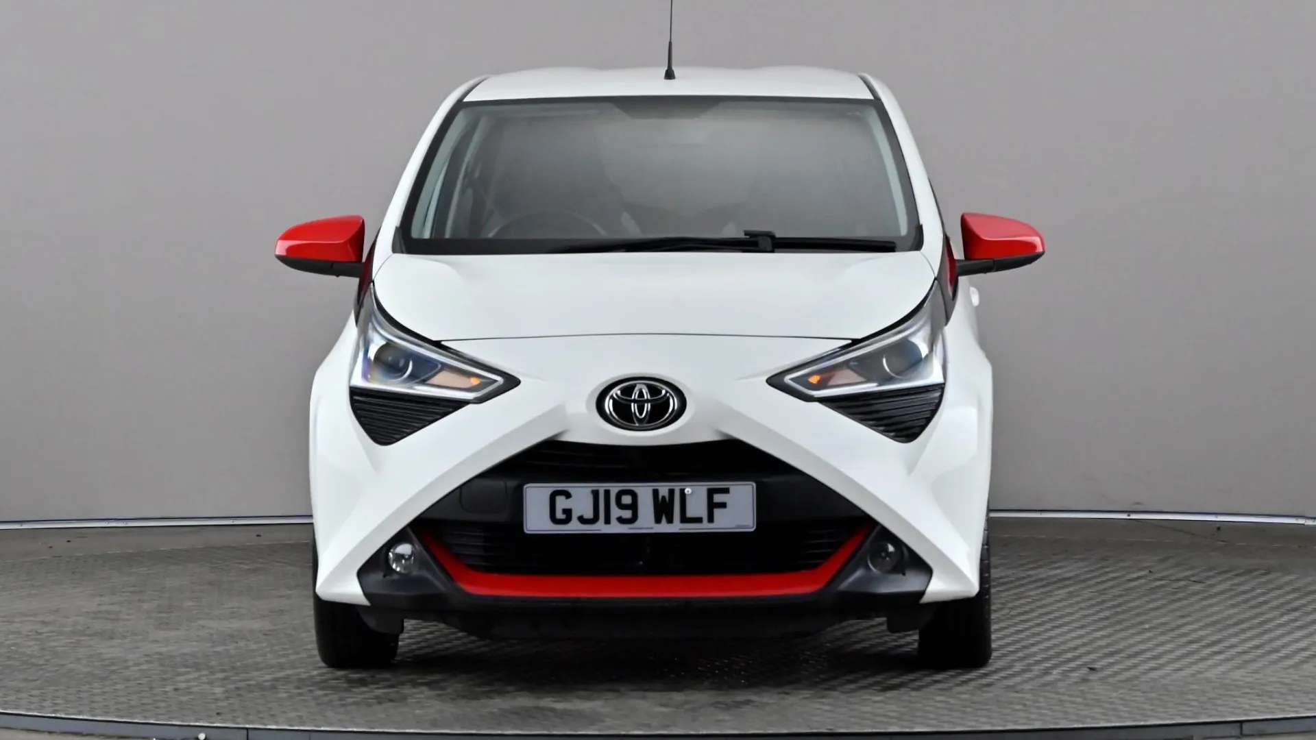 A 2019 TOYOTA AYGO 1.0 VVT-i X-Trend x-shift A 2019 TOYOTA AYGO 1.0 VVT-i X-Trend x-shift