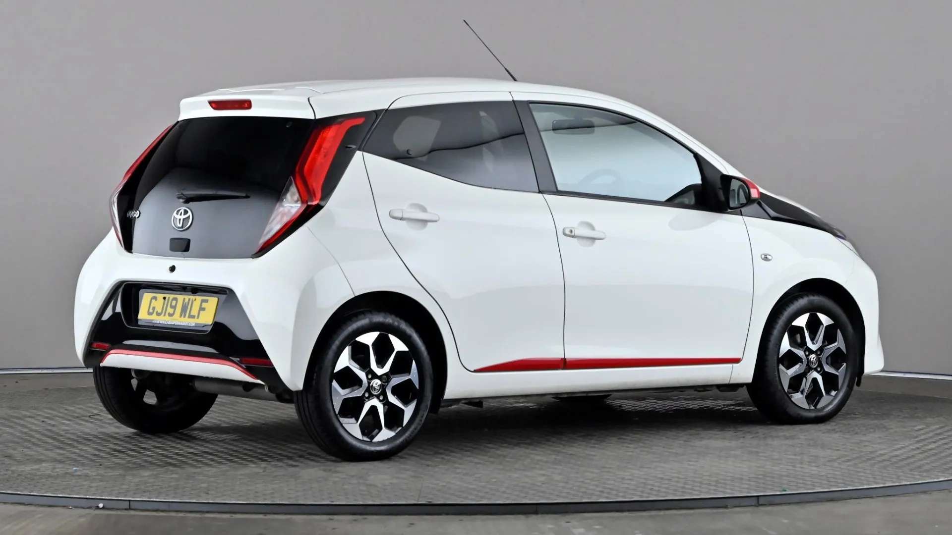 2019 TOYOTA AYGO 2019 TOYOTA AYGO