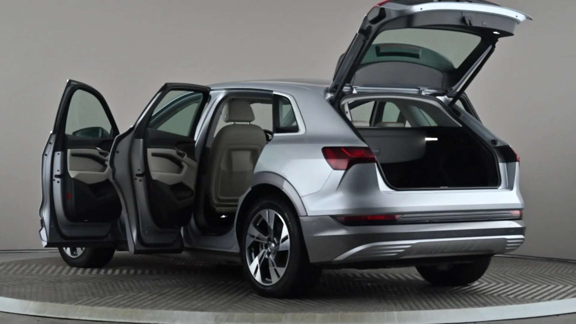 2020 AUDI E-TRON 2020 AUDI E-TRON