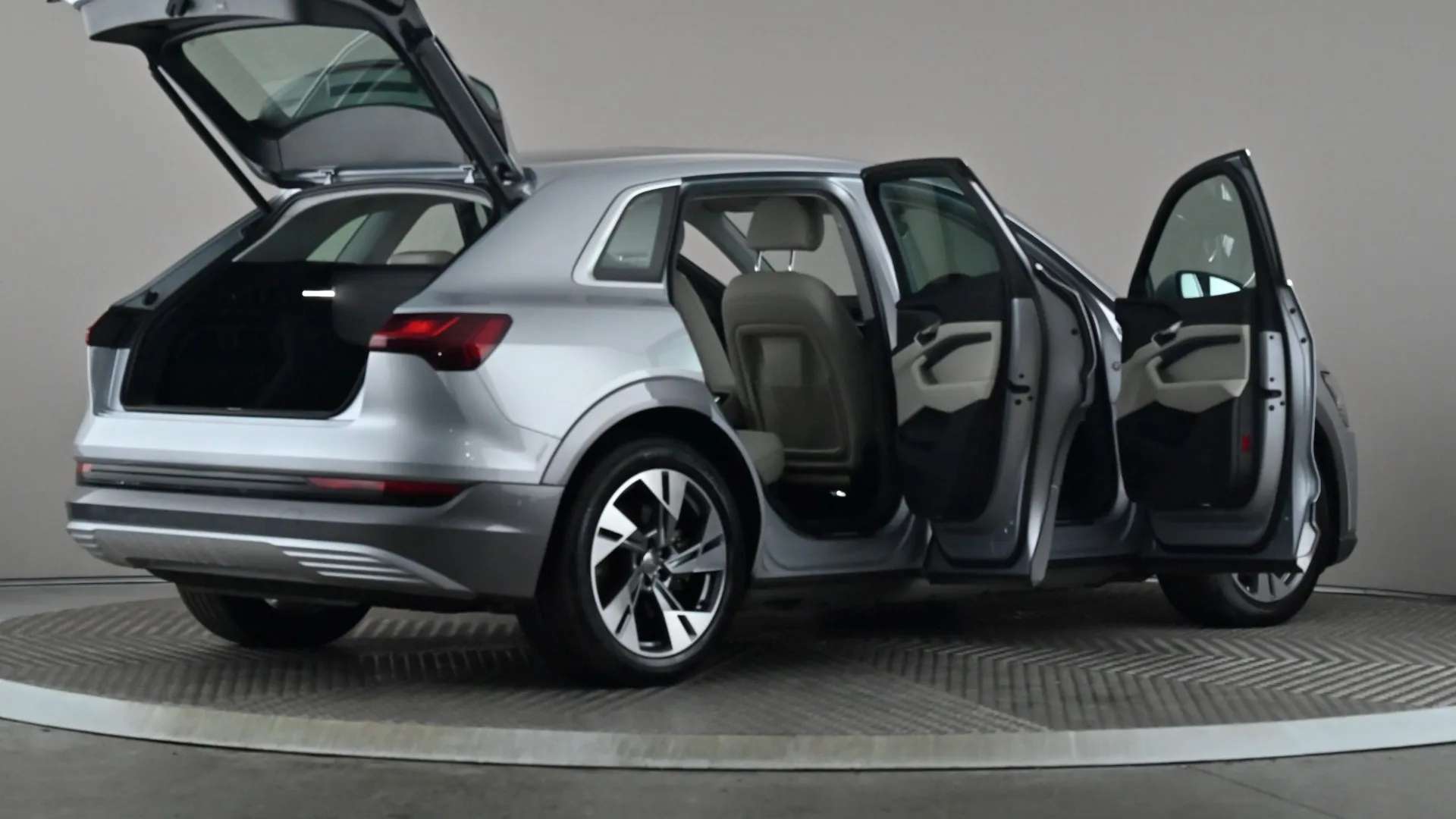 2020 AUDI E-TRON 2020 AUDI E-TRON