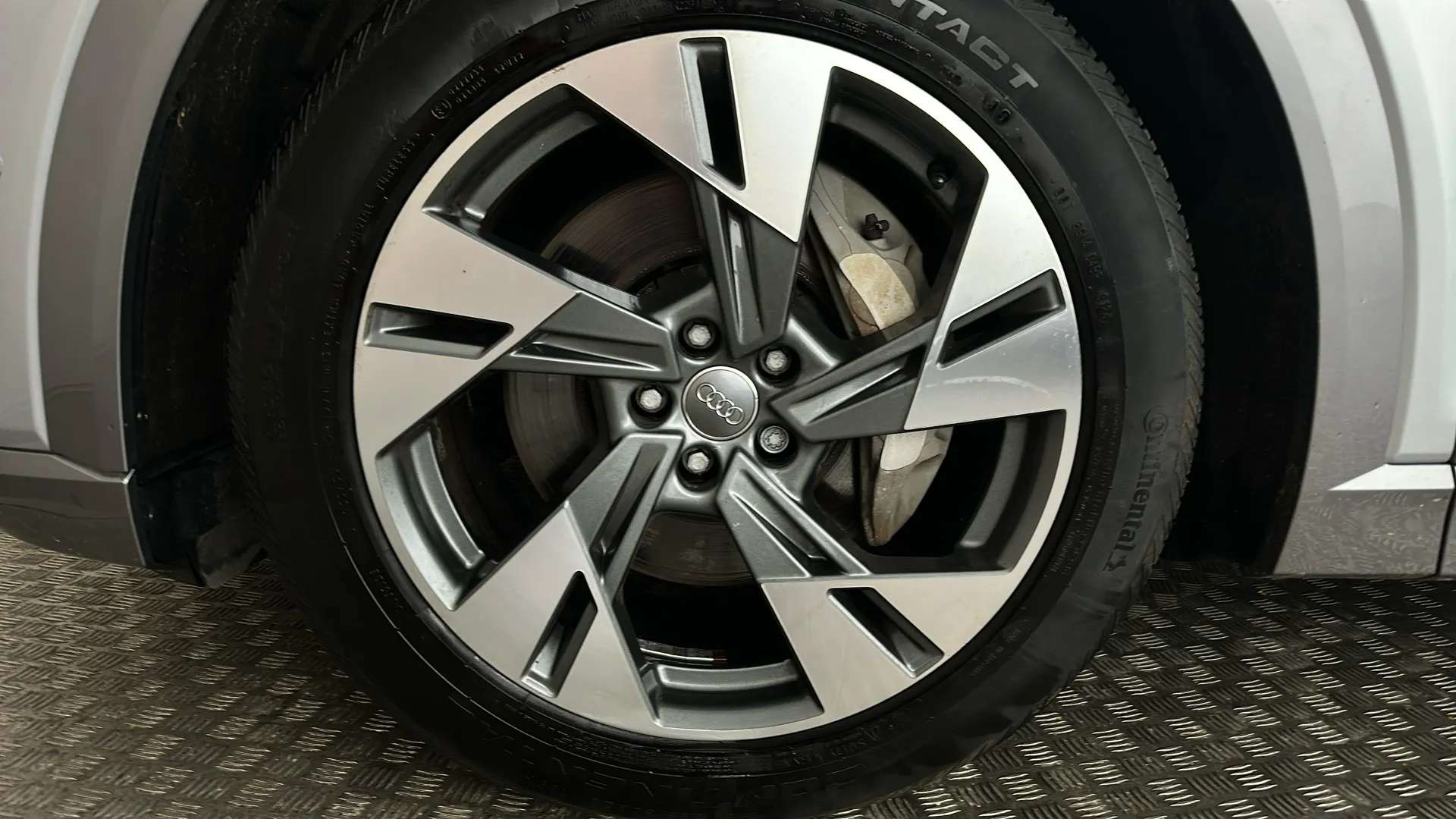 2020 AUDI E-TRON 2020 AUDI E-TRON