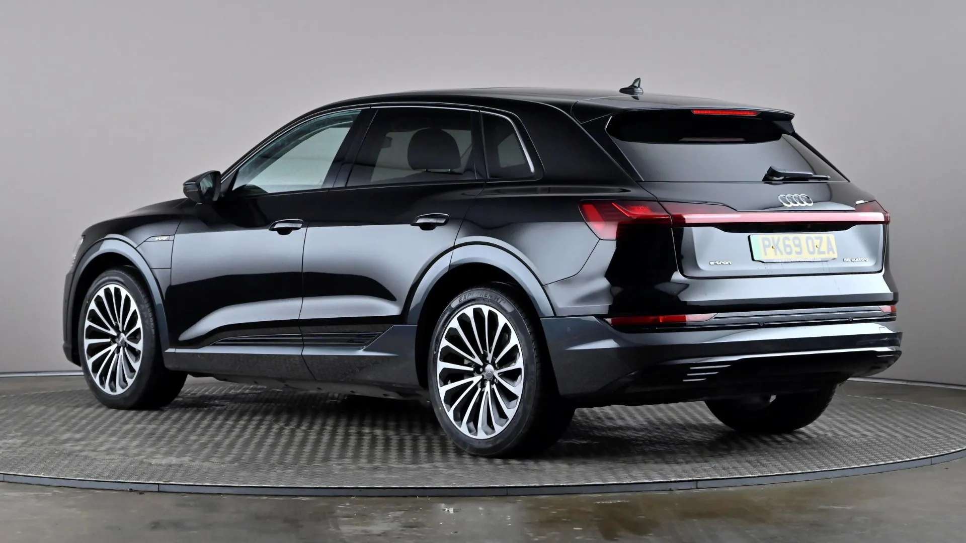 A 2019 AUDI E-TRON 300kW 55 Quattro 95kWh Auto A 2019 AUDI E-TRON 300kW 55 Quattro 95kWh Auto