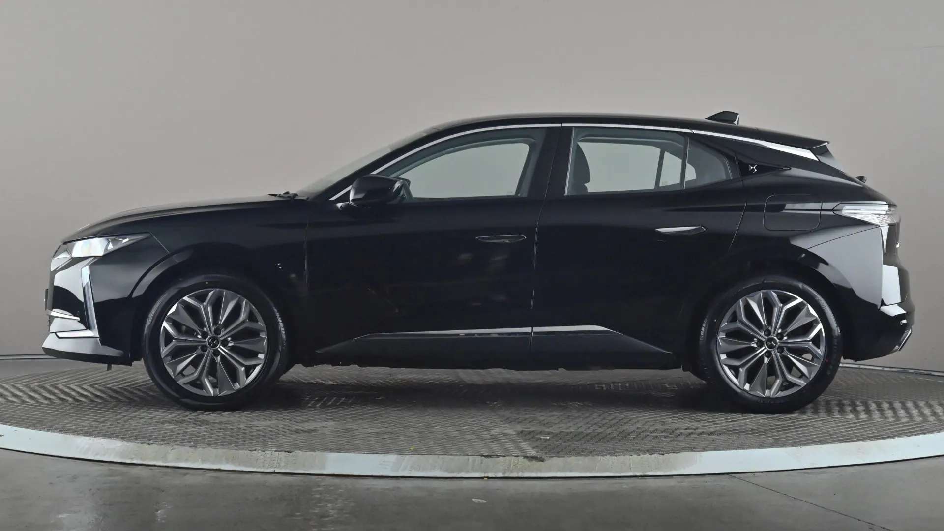 A 2022 DS DS 4 1.6 E-TENSE Trocadero EAT8 A 2022 DS DS 4 1.6 E-TENSE Trocadero EAT8