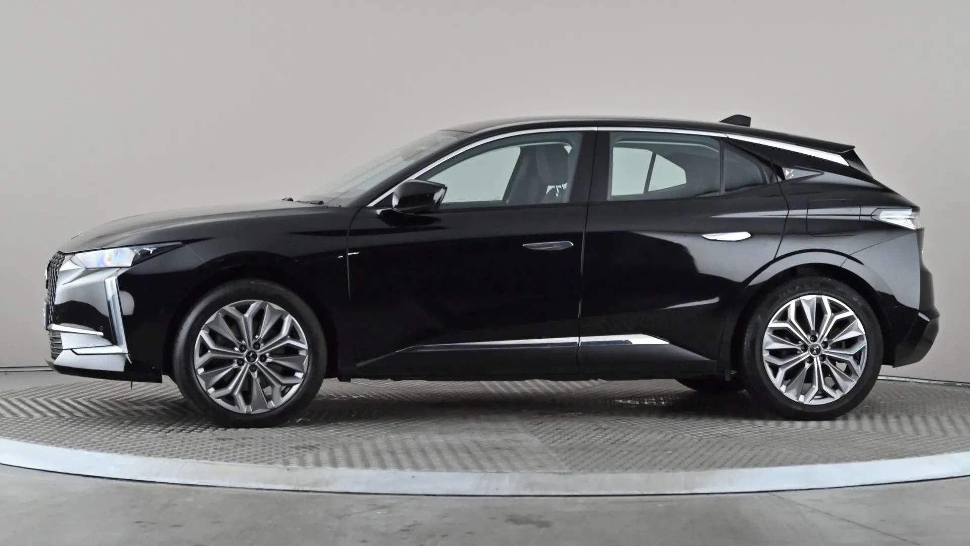 A 2022 DS DS 4 1.6 E-TENSE Trocadero EAT8 A 2022 DS DS 4 1.6 E-TENSE Trocadero EAT8