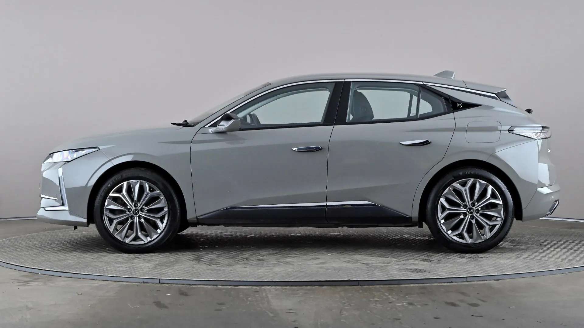 A 2023 DS DS 4 1.6 E-TENSE Trocadero EAT8 A 2023 DS DS 4 1.6 E-TENSE Trocadero EAT8