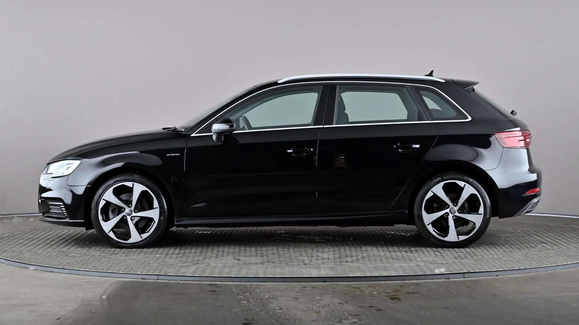 A 2017 AUDI A3 1.4 TFSI e-tron S Tronic A 2017 AUDI A3 1.4 TFSI e-tron S Tronic