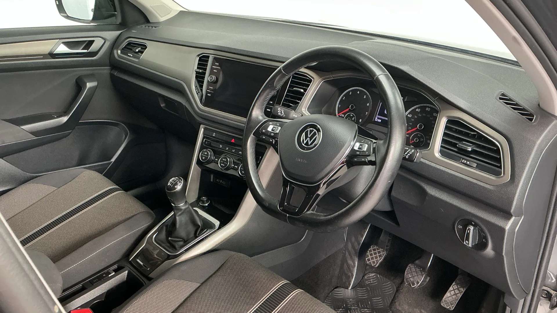2021 VOLKSWAGEN T-ROC 2021 VOLKSWAGEN T-ROC