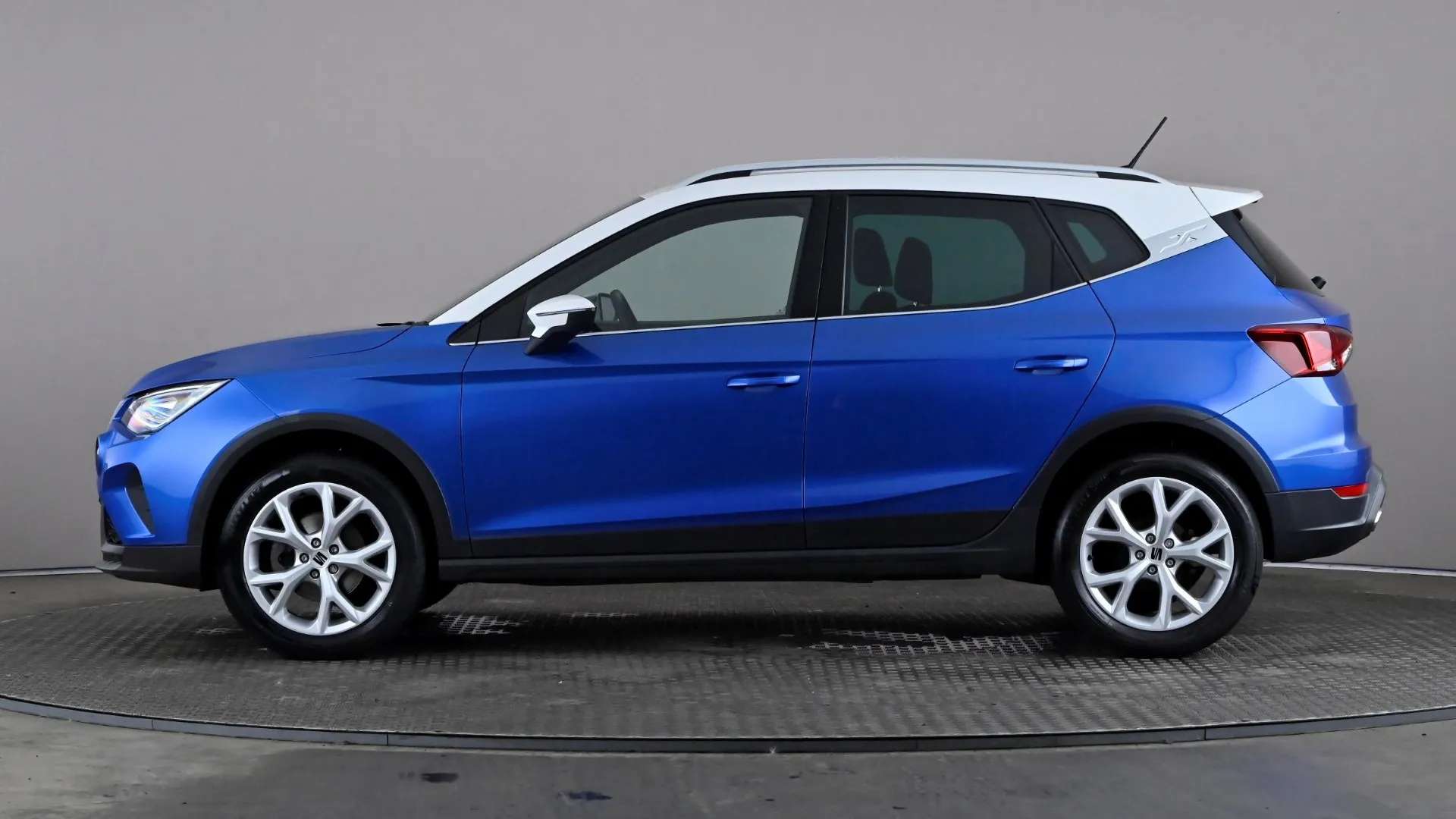 A 2023 SEAT ARONA 1.0 TSI 110 FR DSG A 2023 SEAT ARONA 1.0 TSI 110 FR DSG