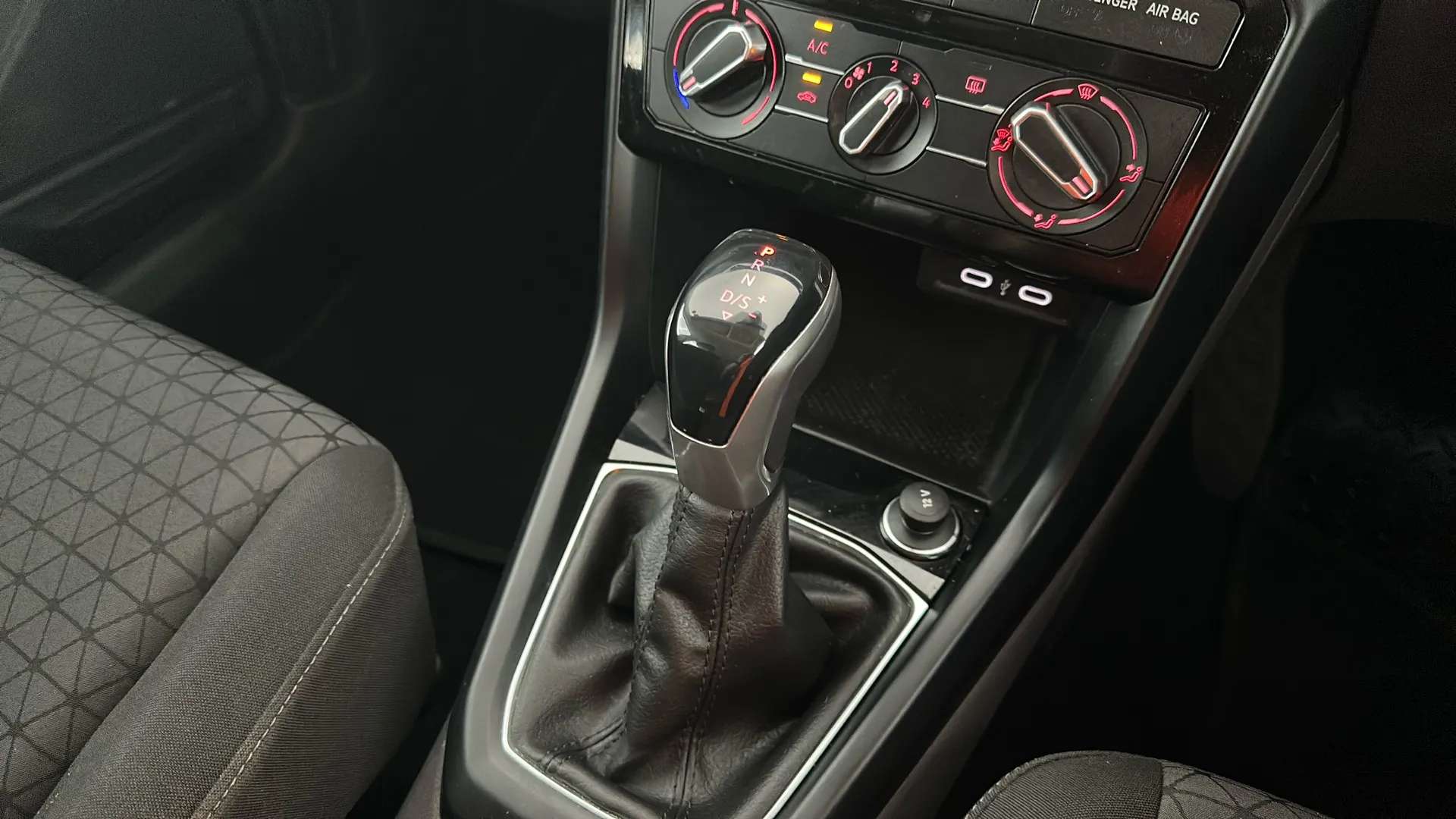 2021 VOLKSWAGEN T-CROSS 2021 VOLKSWAGEN T-CROSS