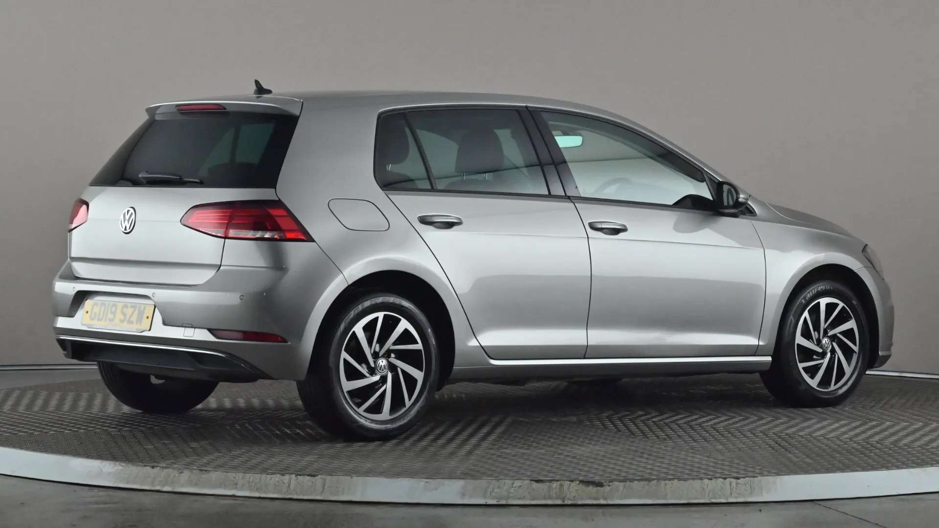 2019 VOLKSWAGEN GOLF 2019 VOLKSWAGEN GOLF