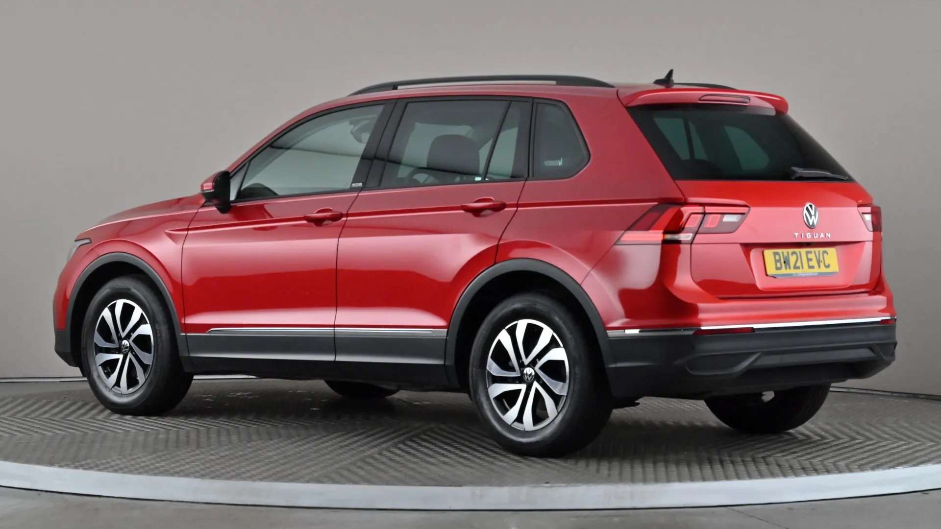 A 2021 VOLKSWAGEN TIGUAN 1.5 TSI 150 Active A 2021 VOLKSWAGEN TIGUAN 1.5 TSI 150 Active