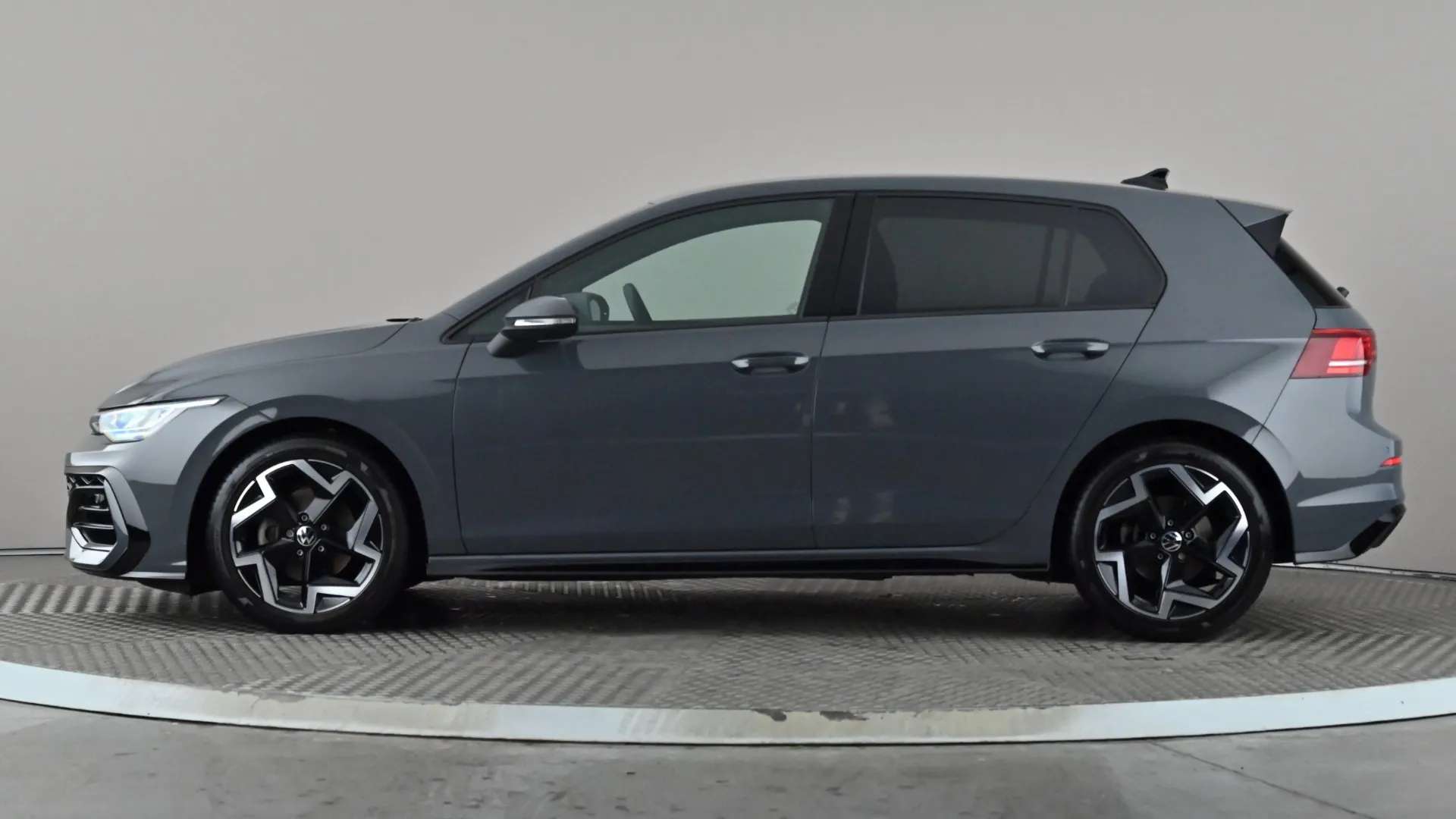 A 2025 VOLKSWAGEN GOLF 1.5 TSI 150 R-Line A 2025 VOLKSWAGEN GOLF 1.5 TSI 150 R-Line
