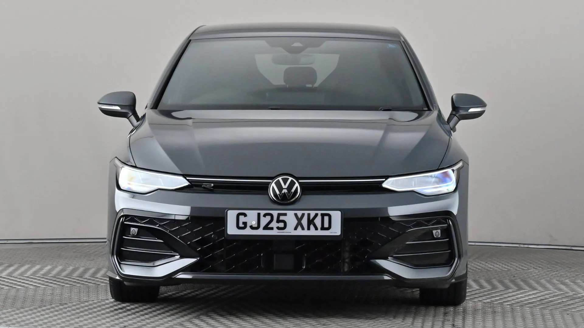A 2025 VOLKSWAGEN GOLF 1.5 TSI 150 R-Line A 2025 VOLKSWAGEN GOLF 1.5 TSI 150 R-Line
