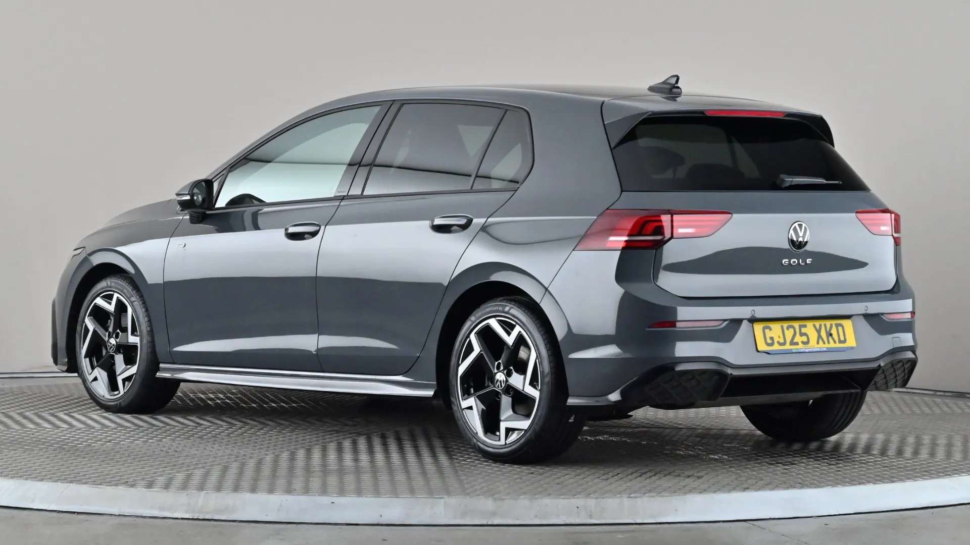 A 2025 VOLKSWAGEN GOLF 1.5 TSI 150 R-Line A 2025 VOLKSWAGEN GOLF 1.5 TSI 150 R-Line