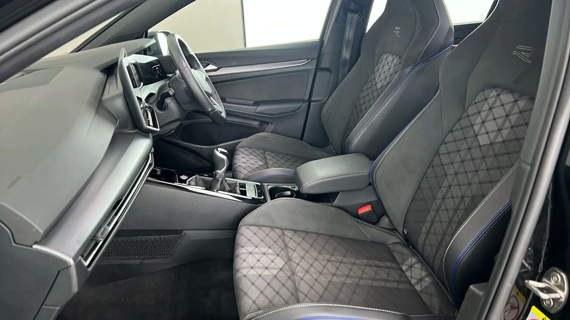 2025 VOLKSWAGEN GOLF 2025 VOLKSWAGEN GOLF