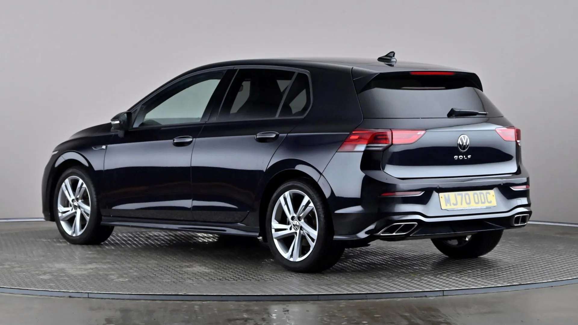 A 2020 VOLKSWAGEN GOLF 1.5 TSI 150 R-Line A 2020 VOLKSWAGEN GOLF 1.5 TSI 150 R-Line