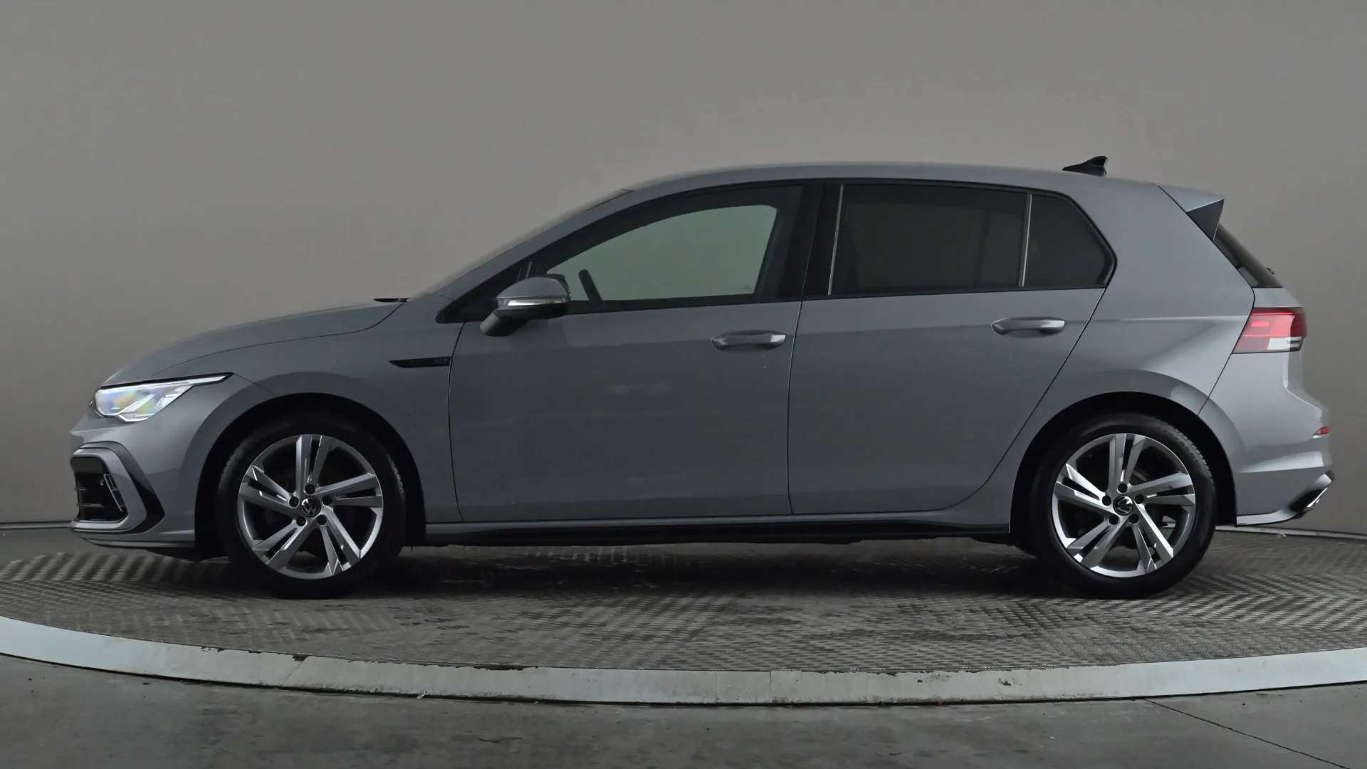 A 2020 VOLKSWAGEN GOLF 1.5 TSI 150 R-Line A 2020 VOLKSWAGEN GOLF 1.5 TSI 150 R-Line