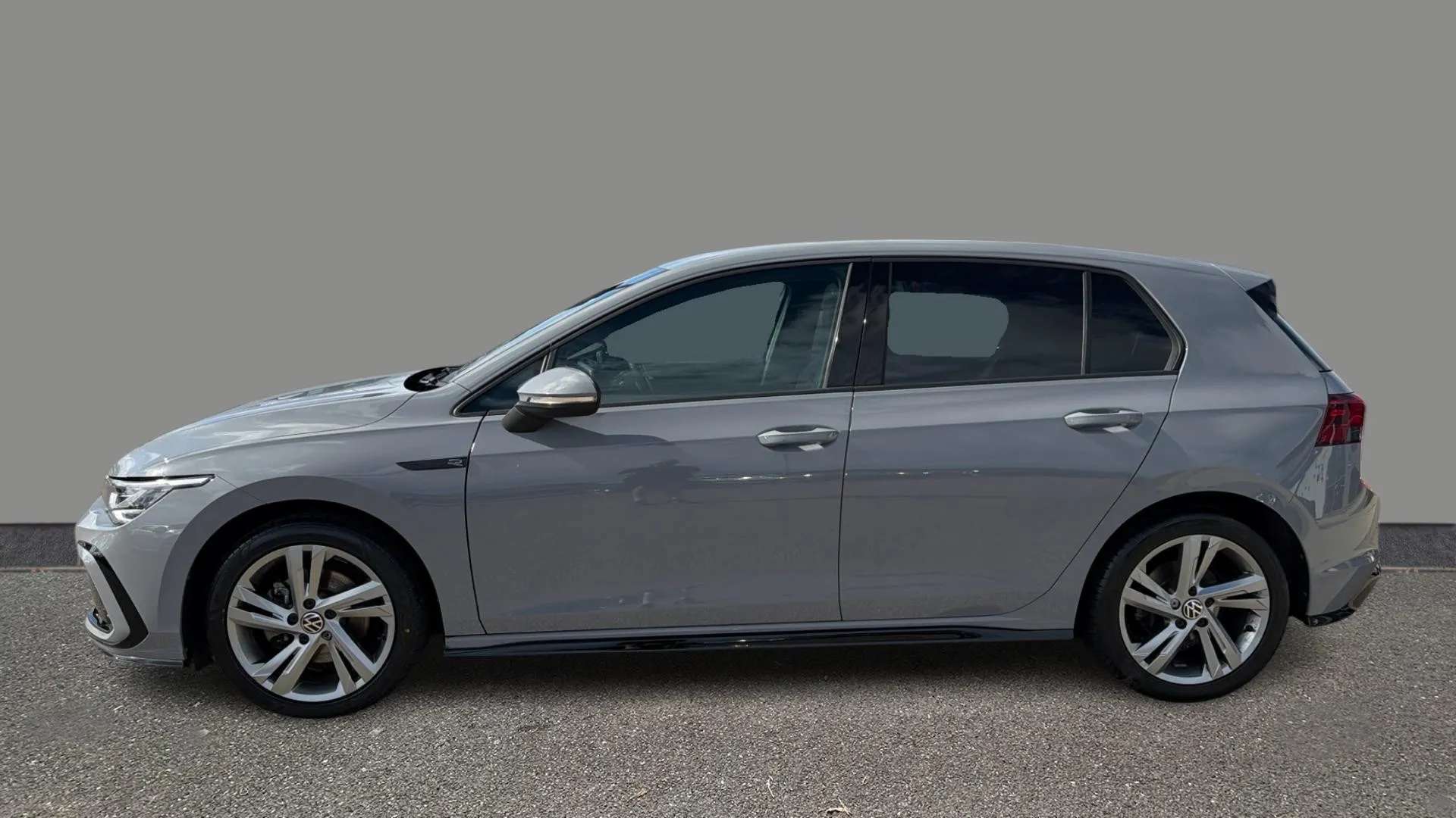A 2024 VOLKSWAGEN GOLF 1.5 TSI 150 R-Line A 2024 VOLKSWAGEN GOLF 1.5 TSI 150 R-Line