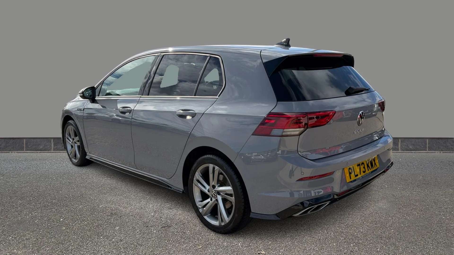A 2024 VOLKSWAGEN GOLF 1.5 TSI 150 R-Line A 2024 VOLKSWAGEN GOLF 1.5 TSI 150 R-Line