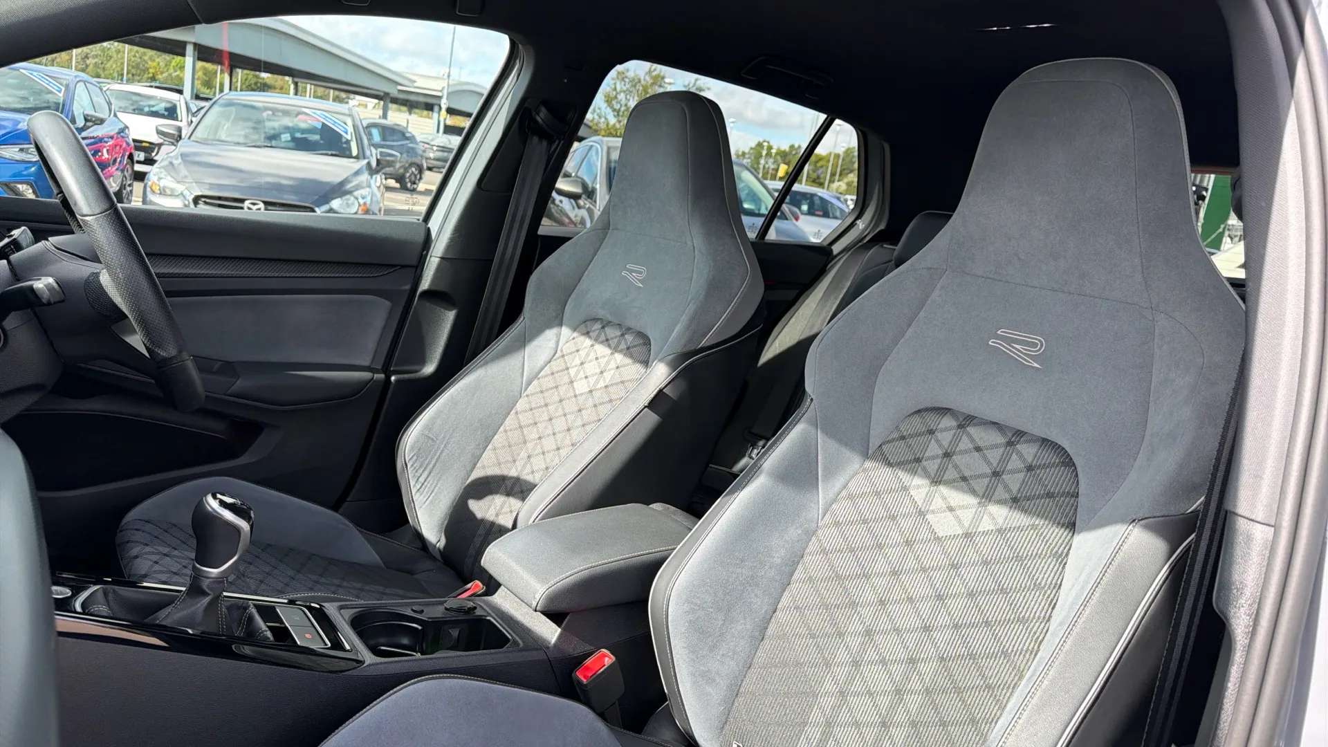 2024 VOLKSWAGEN GOLF 2024 VOLKSWAGEN GOLF
