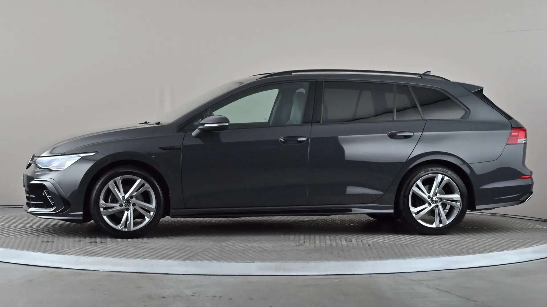 A 2022 VOLKSWAGEN GOLF 1.5 TSI 150 R-Line A 2022 VOLKSWAGEN GOLF 1.5 TSI 150 R-Line