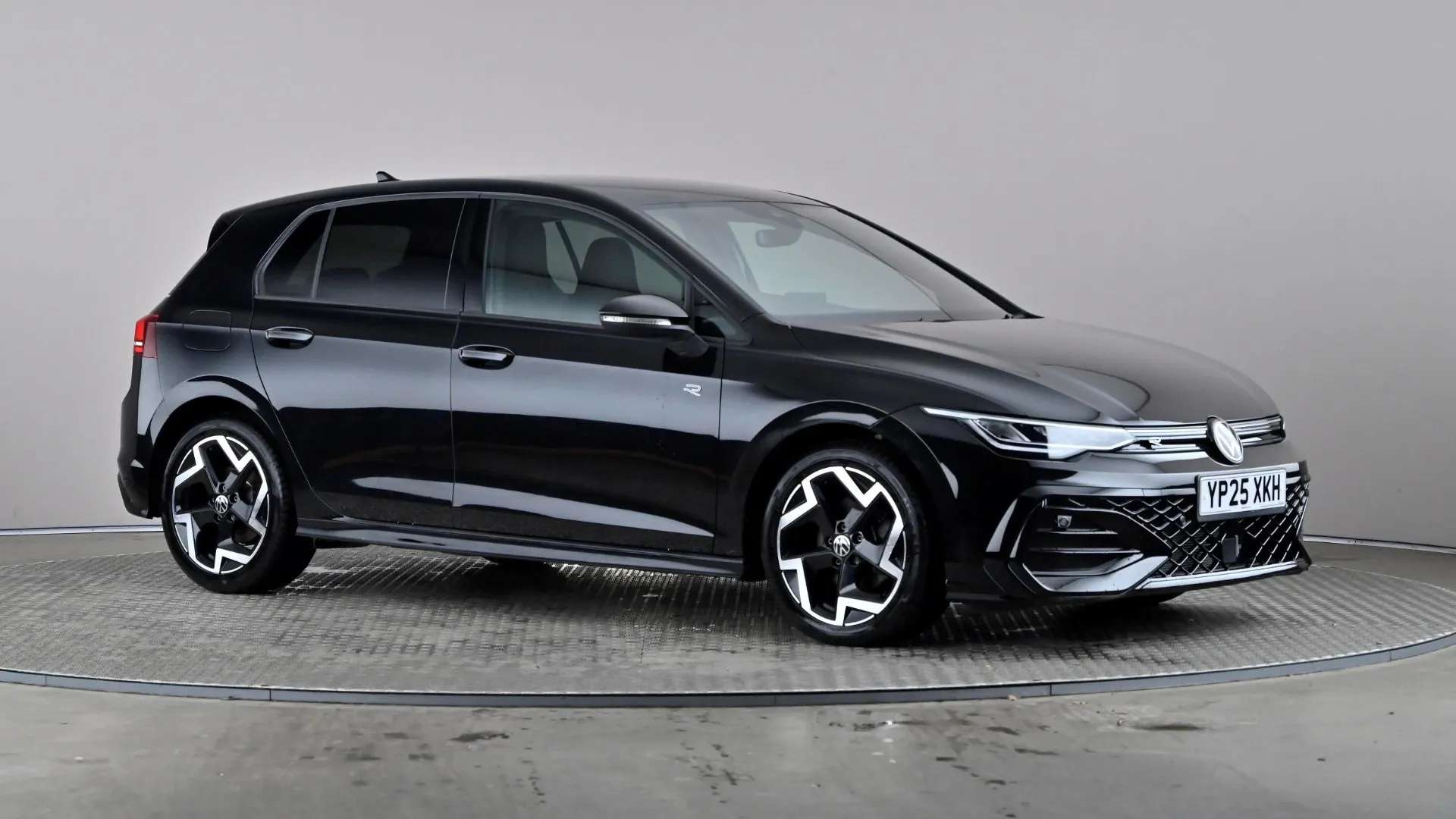 A 2025 VOLKSWAGEN GOLF 1.5 TSI 150 R-Line A 2025 VOLKSWAGEN GOLF 1.5 TSI 150 R-Line