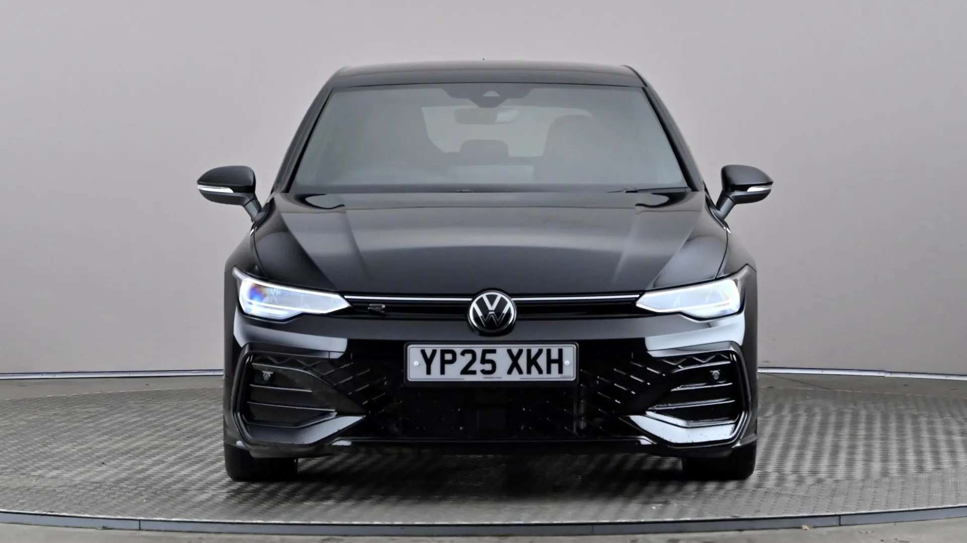 A 2025 VOLKSWAGEN GOLF 1.5 TSI 150 R-Line A 2025 VOLKSWAGEN GOLF 1.5 TSI 150 R-Line