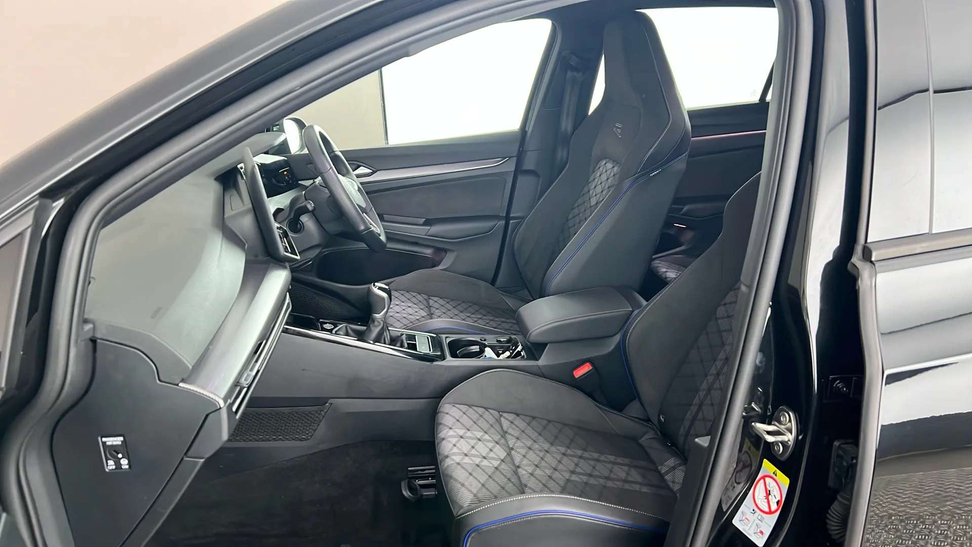 2025 VOLKSWAGEN GOLF 2025 VOLKSWAGEN GOLF