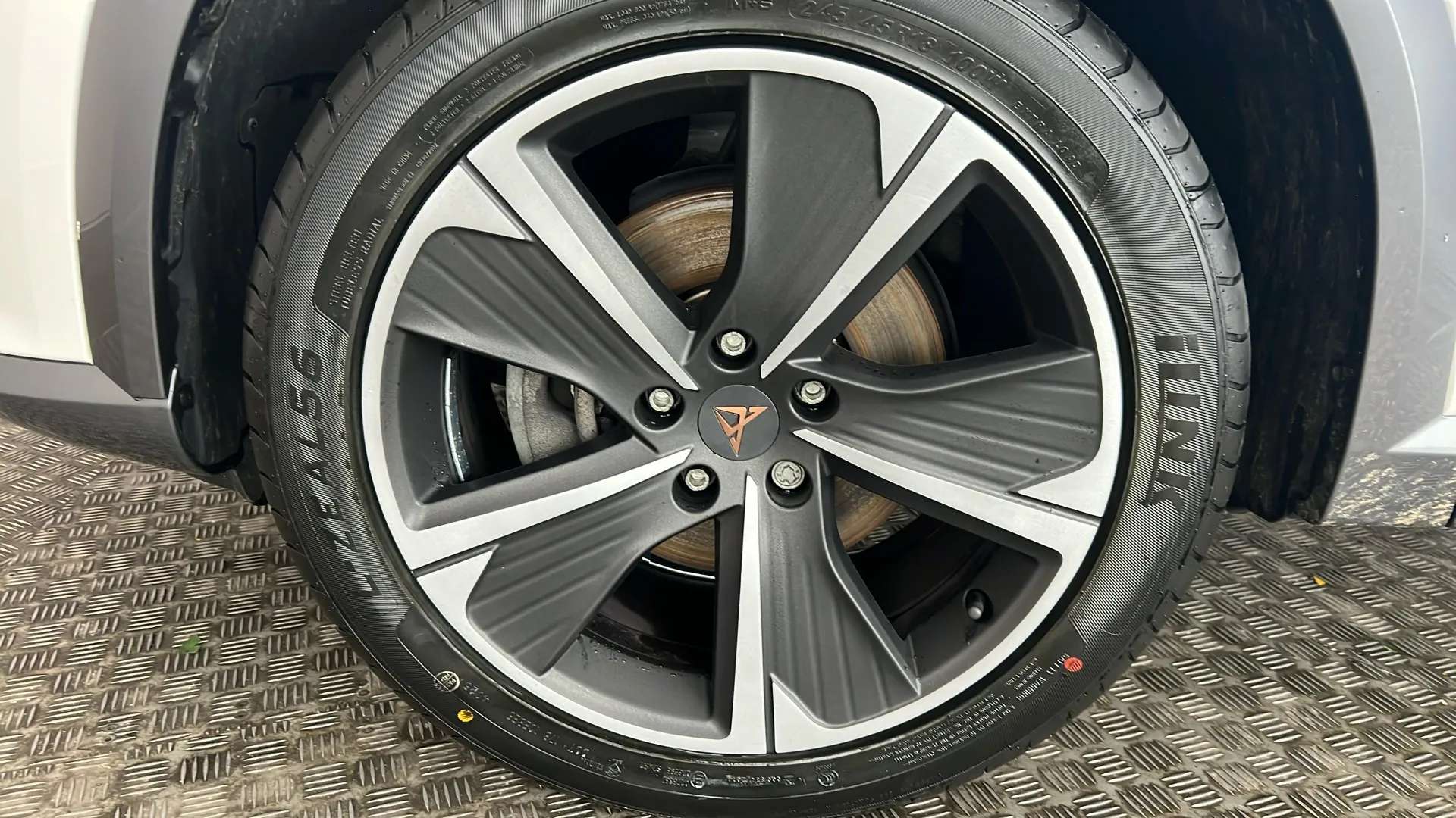 2023 CUPRA FORMENTOR 2023 CUPRA FORMENTOR