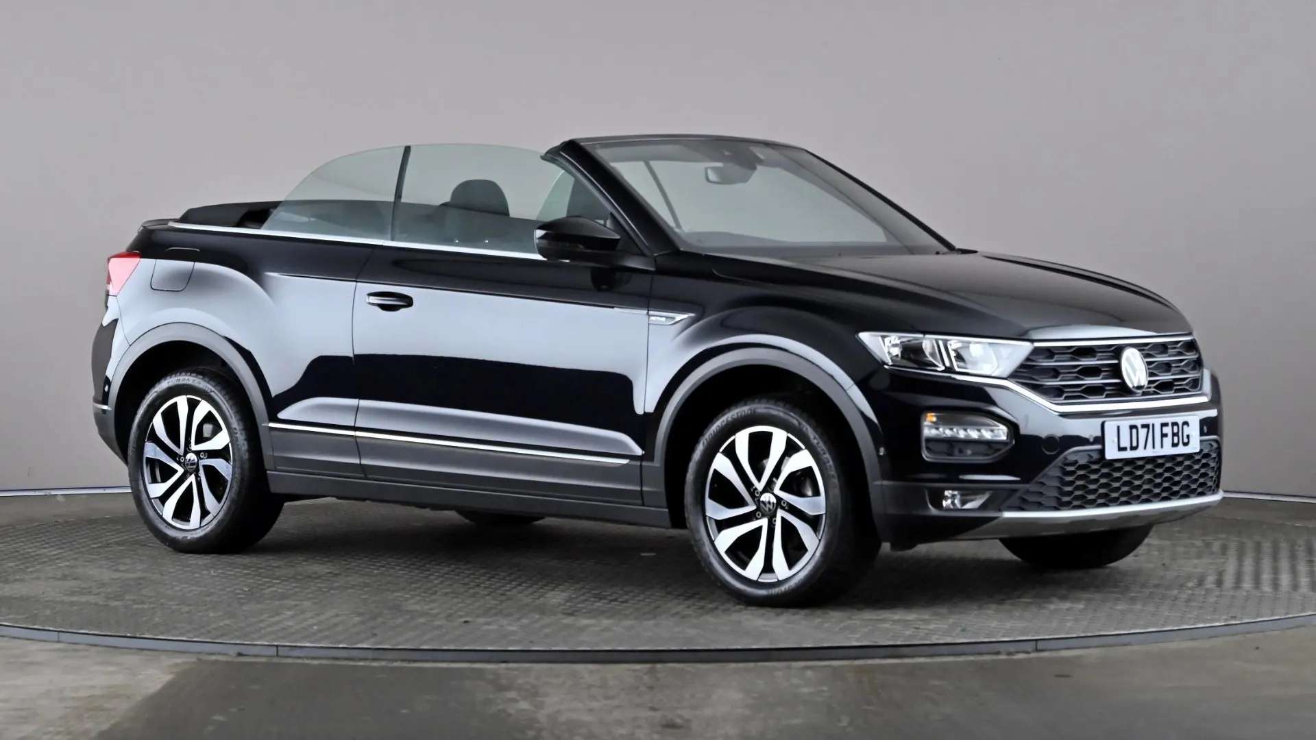 A 2021 VOLKSWAGEN T-ROC 1.5 TSI Active DSG A 2021 VOLKSWAGEN T-ROC 1.5 TSI Active DSG