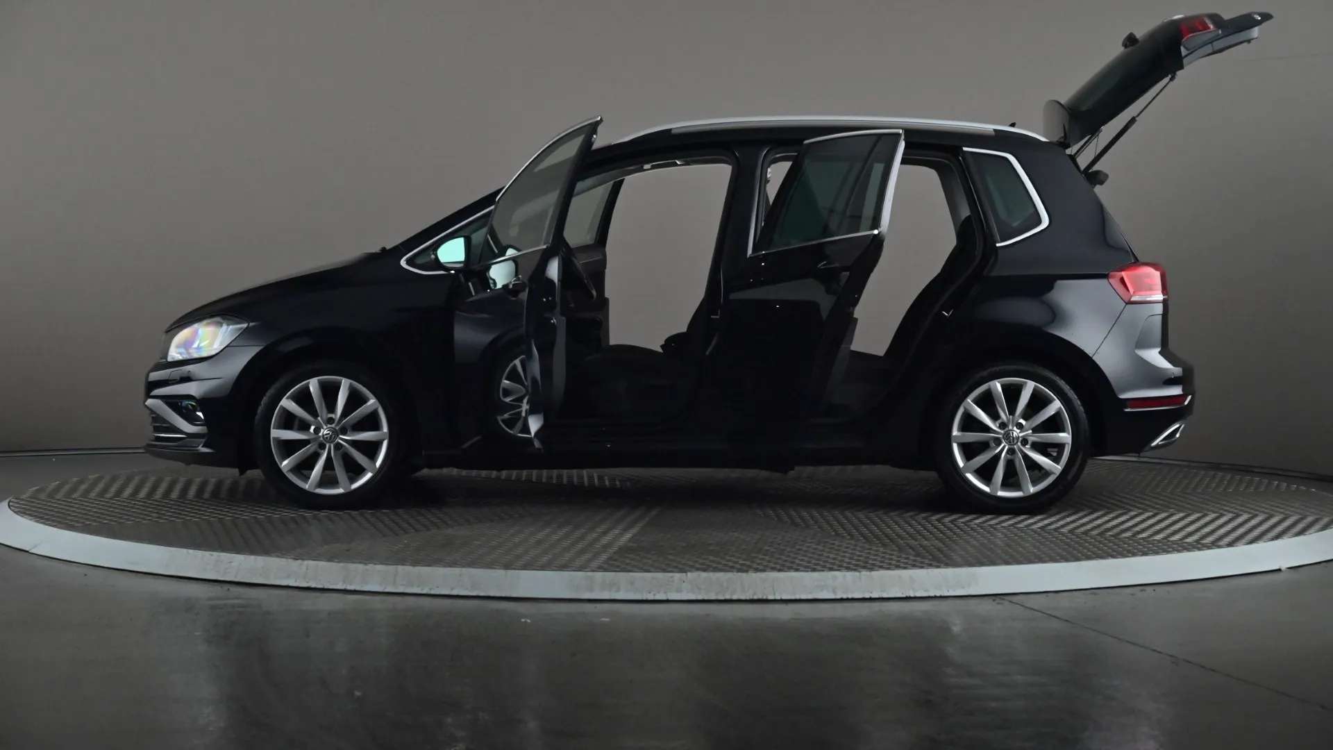 2018 VOLKSWAGEN GOLF SV 2018 VOLKSWAGEN GOLF SV